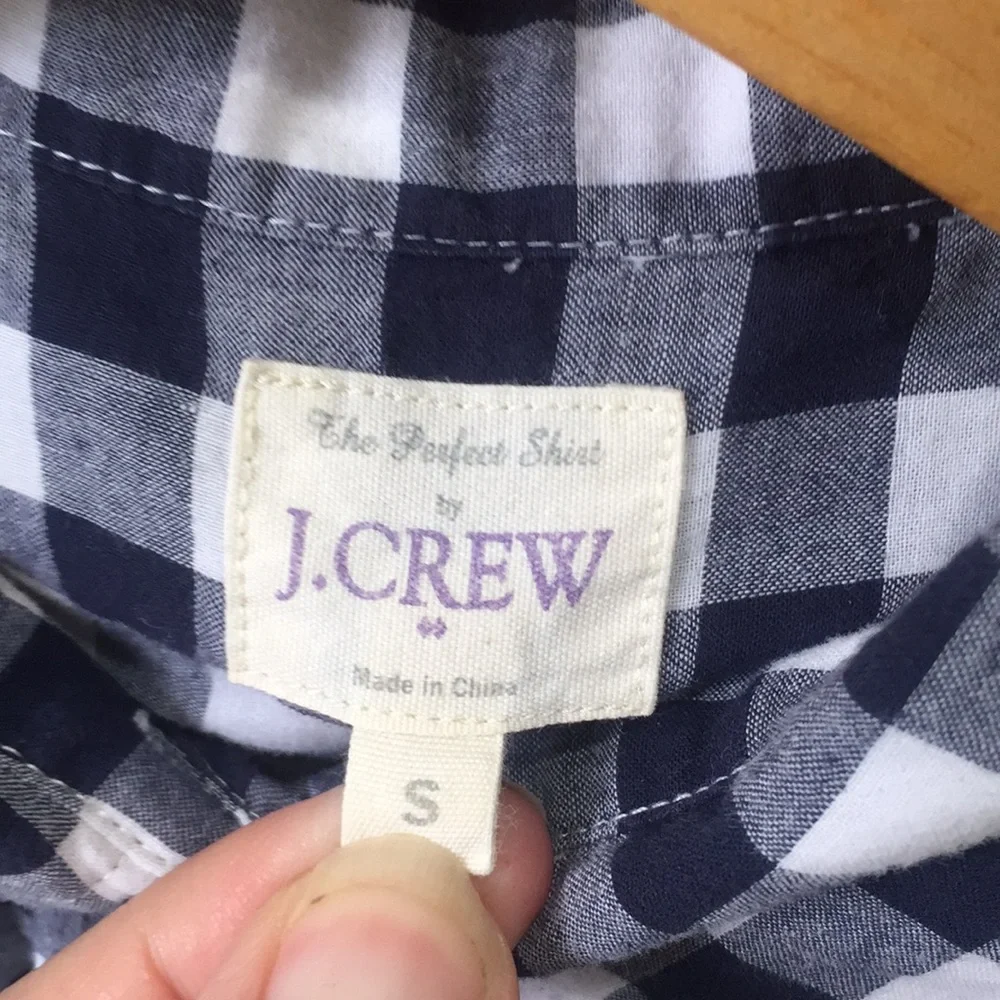 J. Crew The Perfect Shirt in navy gingham EUC